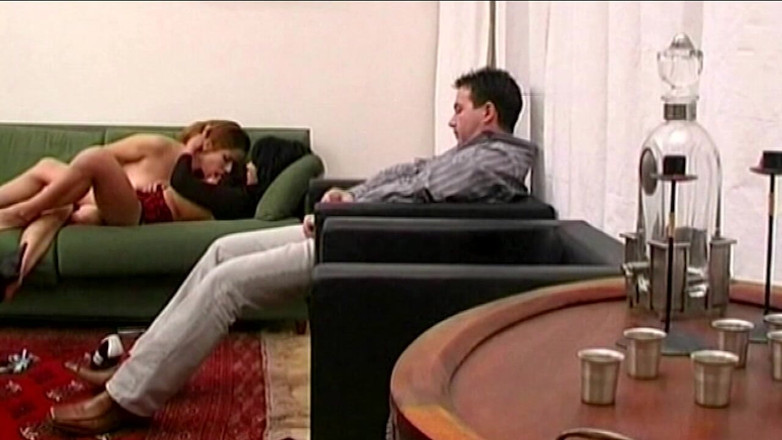 Old & Young: Old &amp;young 12 - mulheres alemãs maduras guiam jovens através de treinamento hardcore...