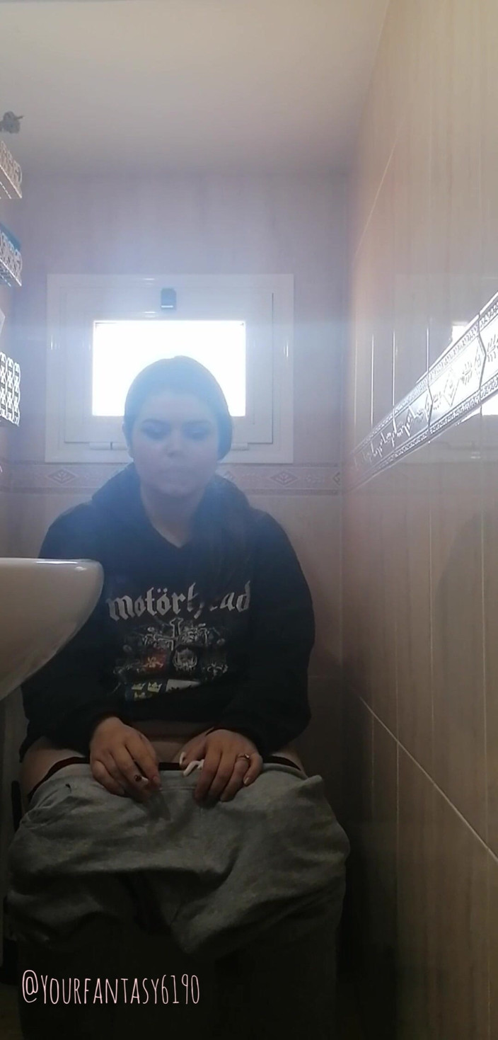 Your fantasy studio: Watcher on Toilet