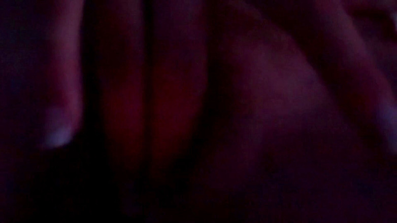 Leon Lambert Girls Twerk Parties CFNM: Юная блондинка мастурбирует вибратором крупным планом