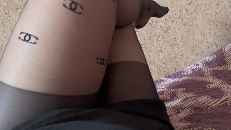 Lux Eva: Ibu tiri sange dengan stoking seksi (coli bareng-bareng)