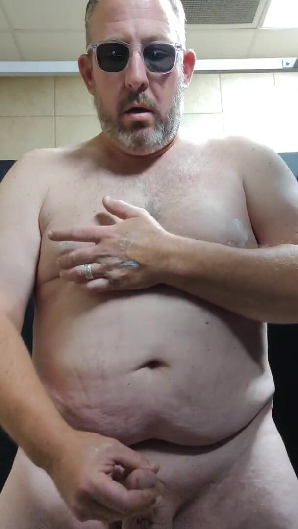 Handydick73: Cumming.
