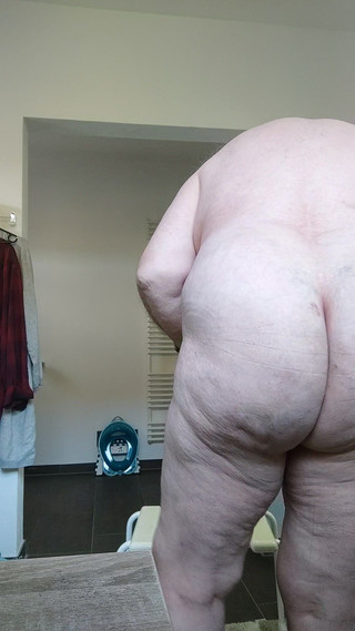 Karlchengeil: 아침에 섹시한 스킨 케어