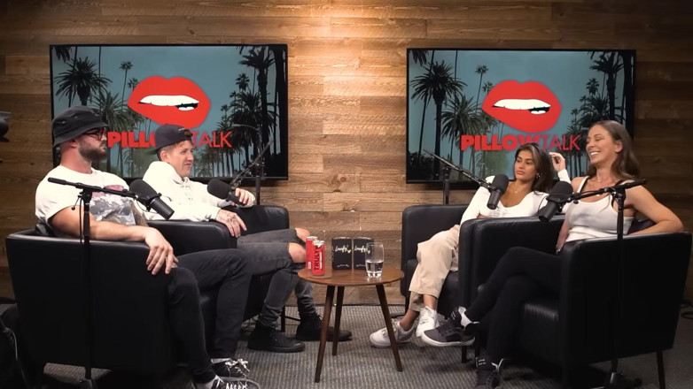 Pillow Talk: Cherie Deville viene rimorchiata da Sara rose nel Podcast Studio