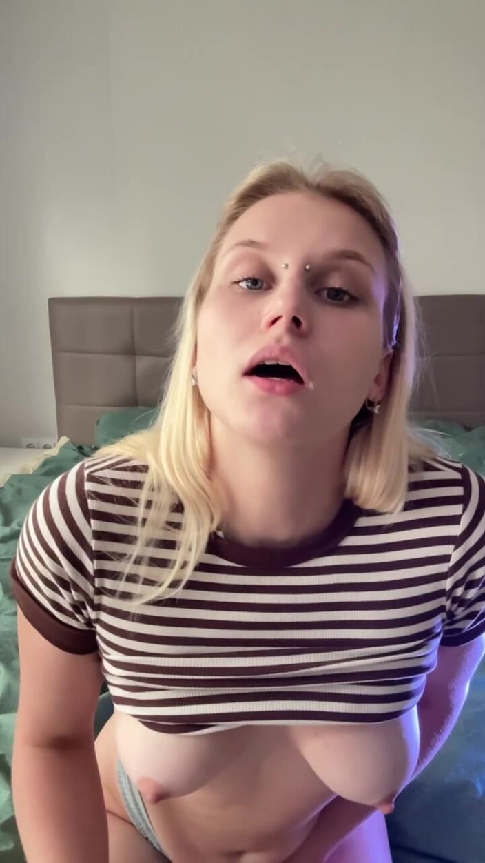 MertyXXX: I Touch Myself While I Smoke