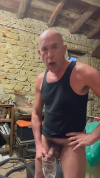 Bevo la mia pipì e mangio il mio sperma