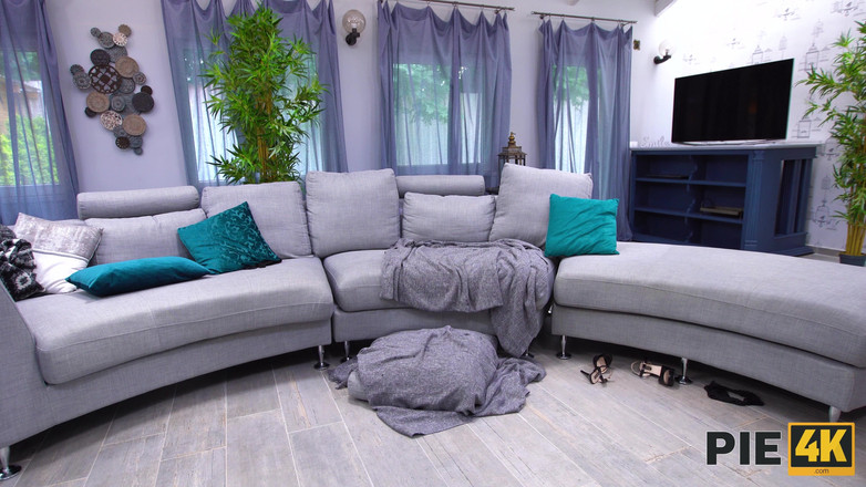 Pie4K: 누락 된 지갑을 찾는 것은 질싸 가치가있다!