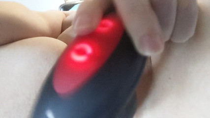 Sin Spice by Sophia Sinclair and Jasper Spice: Necke meine muschi mit einem spielzeug