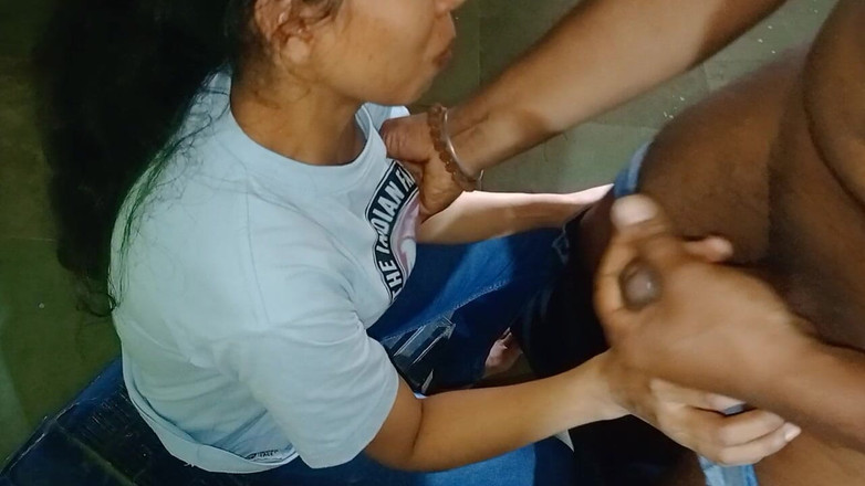 NikiRathod: 訪問前のフェラチオガール