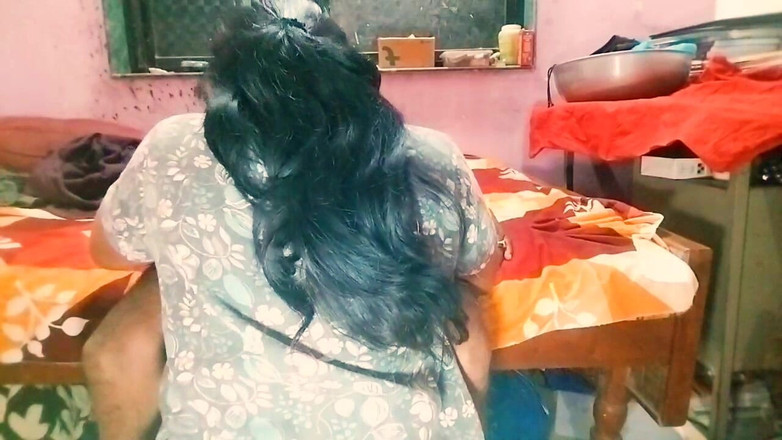 Hemant: Sexy vrouw Anuradha geneukt in nachtjurk met haar vriendje op...