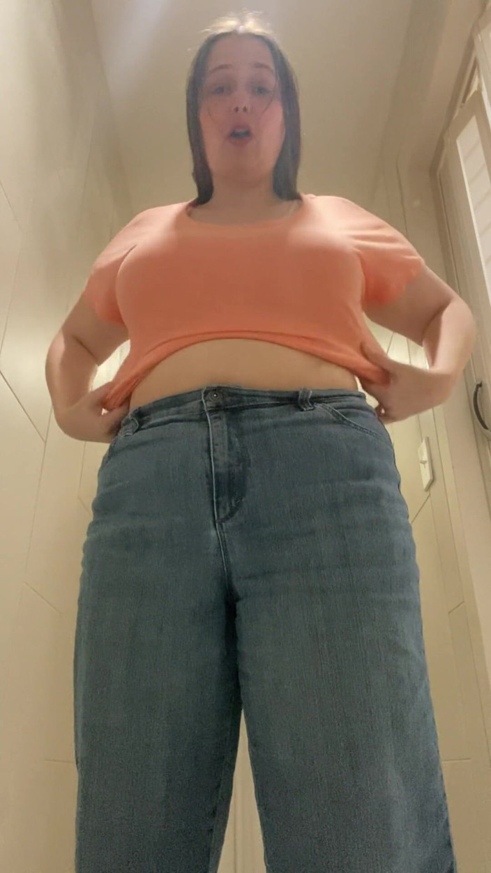 MissChrystalline: Shower Stall Session and I Cum, Maybe Twice?