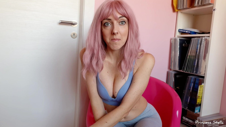 PrincessStellaX: Vyčistěte moji zpocenou páchnoucí chodidla otroka POV