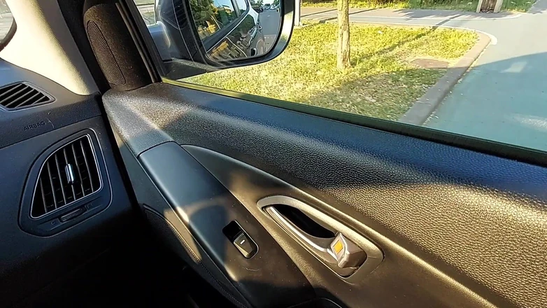 Step Mommy: Sexy Mature in Short Skirt and Heels Teases Her Driver...