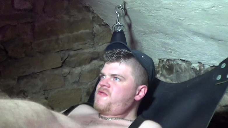 Gaybareback: Fist and session fetish bareback in cruising, part 1