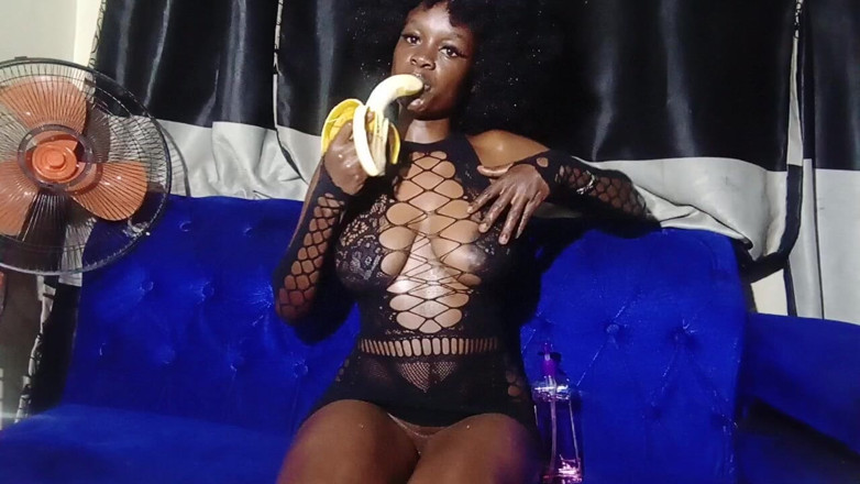 Ebonyschat: Alexa - Banana Suck &amp; Self-pleasure, Let's Get Horny