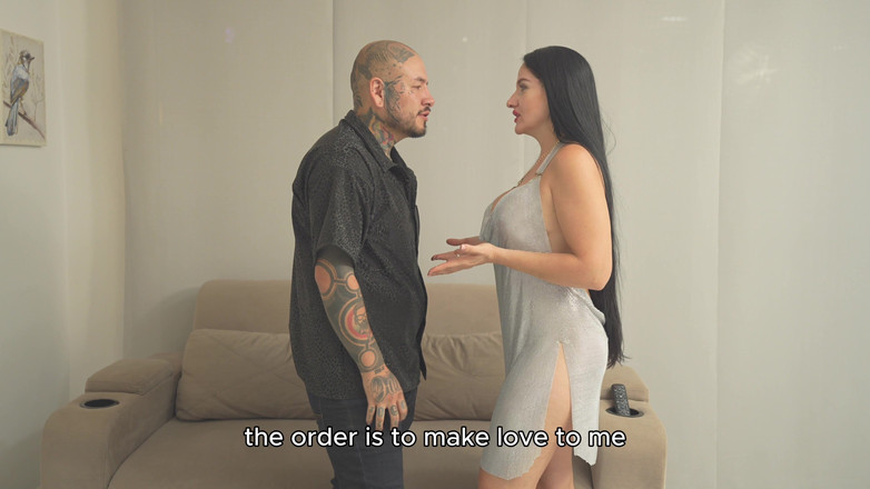 StellaOsorio: ムラムラした熟女は、夫が彼女を立たせるために彼女のボディーガードをファックします