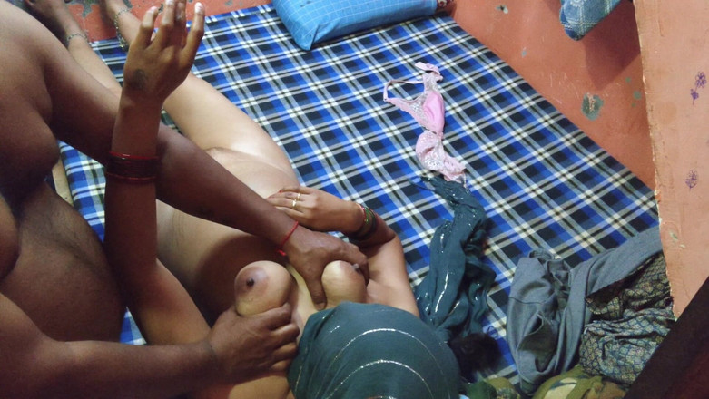 Raj madu: ホーリースペシャル:ホーリーの日に、バービーにメッセージを送って色で彼女を愛おう。