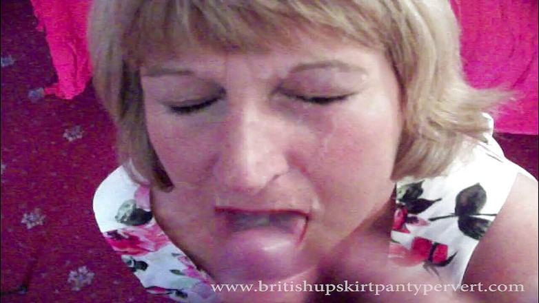 The British Short Skirt Panty Pervert: Rosemary mengambil pancutan muka dan menelan