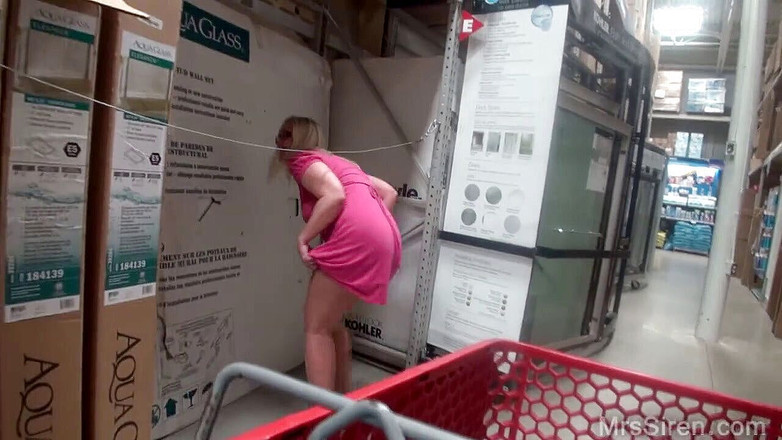 Siren XXX Studios: Istri masturbasi dan pamer di luar ruangan