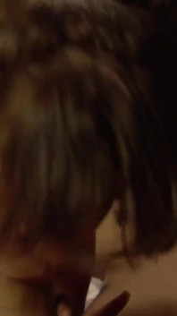 Charmaine è una mora tatuata sexy che ama giocattoli e pompini