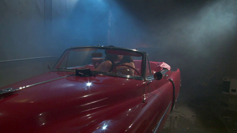 A Lesbian World: Грудасті красуні свердлять пизди одна одній цими барвистими ділдо