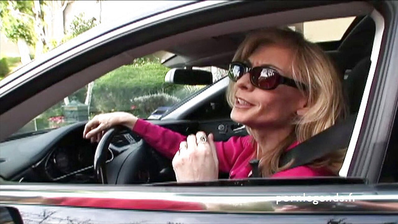 Estelle and Friends: 흑인 대물 자지에게 따먹히는 Nina Hartley