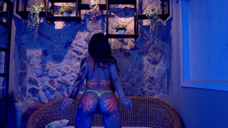 Emma Tench: Sex Dancing Naked Webcam Model