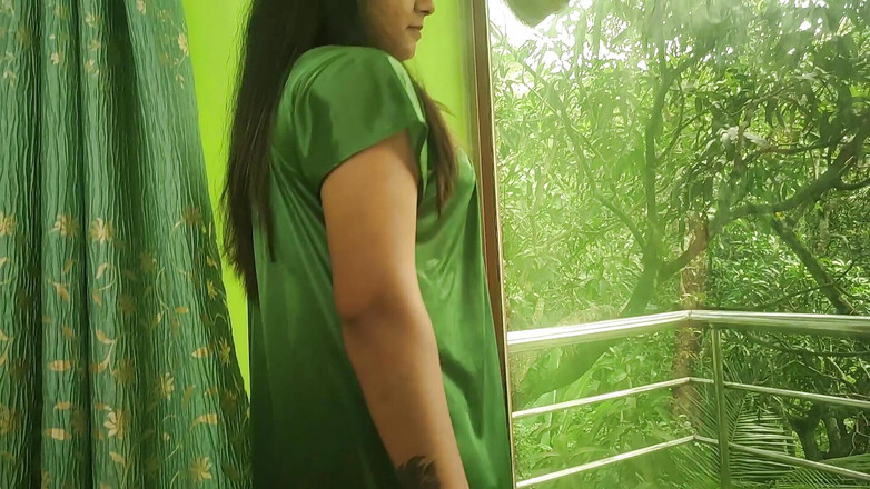 Vaigavarun45: Vaishnavy heiße transparente Nachtromantik mit Sharun Raj und zeigt Körper...