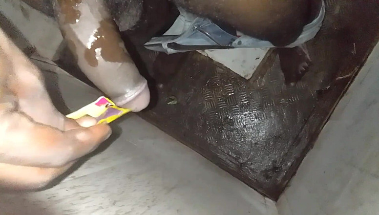 Aashiq: ローレンスジョックのセクシーなインドのデジの男の子ムースビデオ