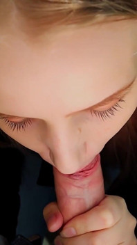 Kompilace deepthroat a bj mrdky - ošukali mi hluboko do krku a naplnili mi pusu! - celé video