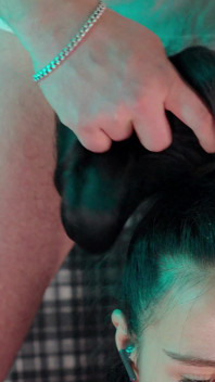 Freeuse Hairjob While She Vapes & Scrolls
