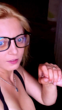 Horny MILF Fucks the Delivery Guy and Films Herself