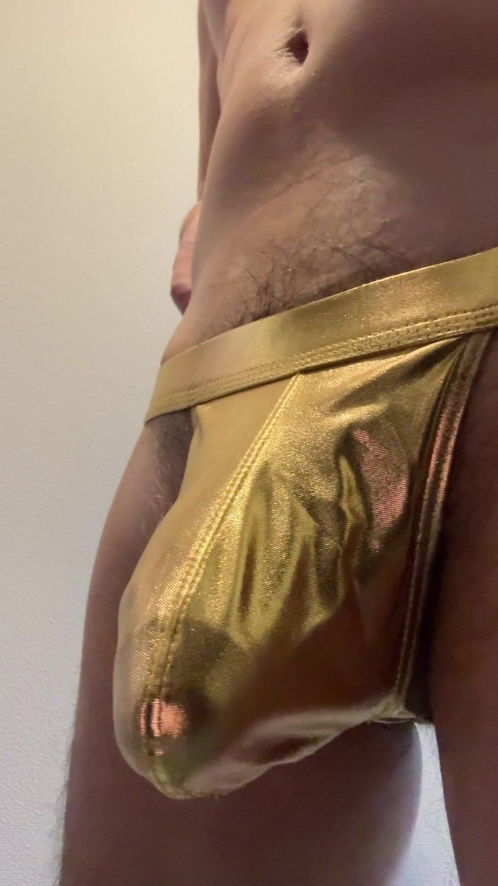 LovePantyBoy: Zlatý běžec připínáč