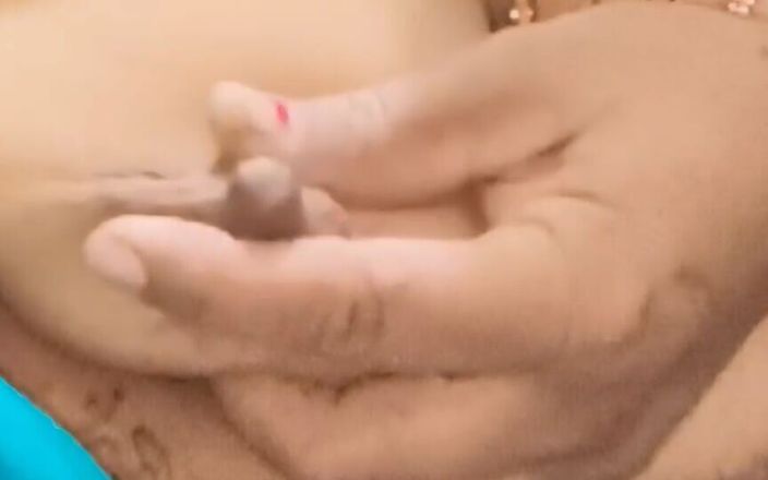 Kavita Rani: あなたの詩Bhabhi Kaオープンバスポルノビデオお尻のかゆみ指で拭いた