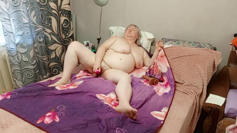 Zona901: 바이브레이터로 보짓물 가득한 보지를 자위하는 여친