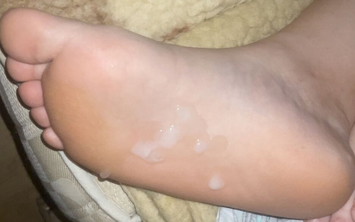 Princess Jeanne: Footfetish kaki enak banget!