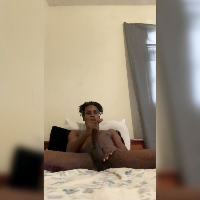 Prettyboy J: Kedi uzaktayken, oynama zamanı geldi