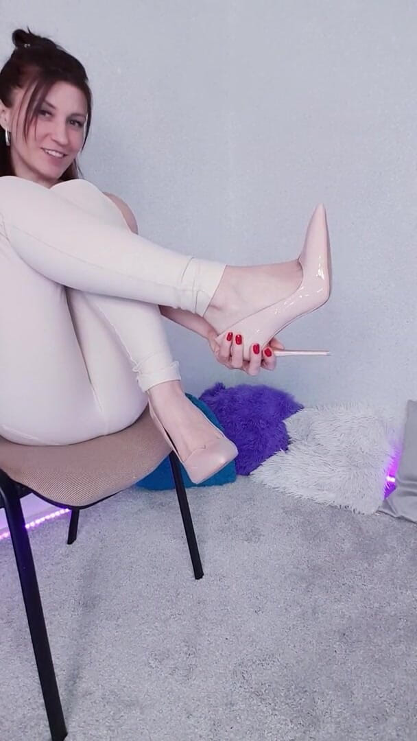 Adele Amber: High heels and sweet pussy...