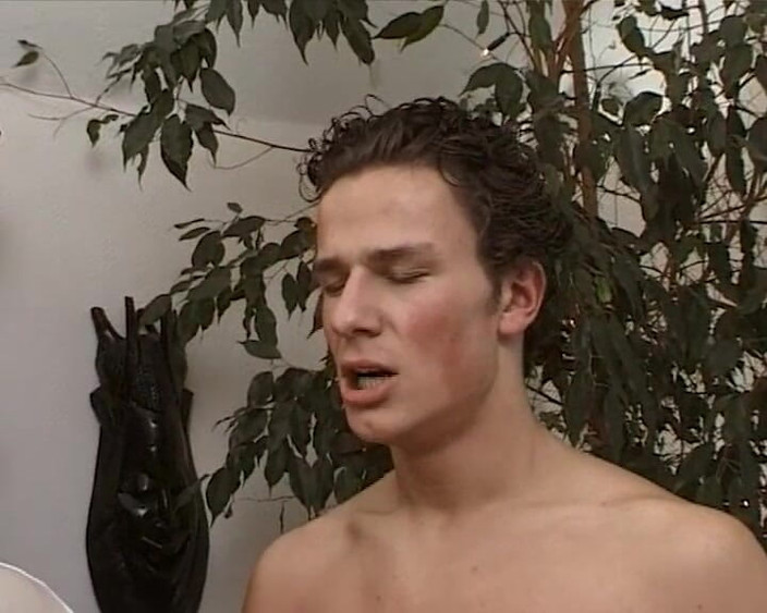 BB Video - Old School: Gangbang teenager amatoriale tedesco con una mora bollente