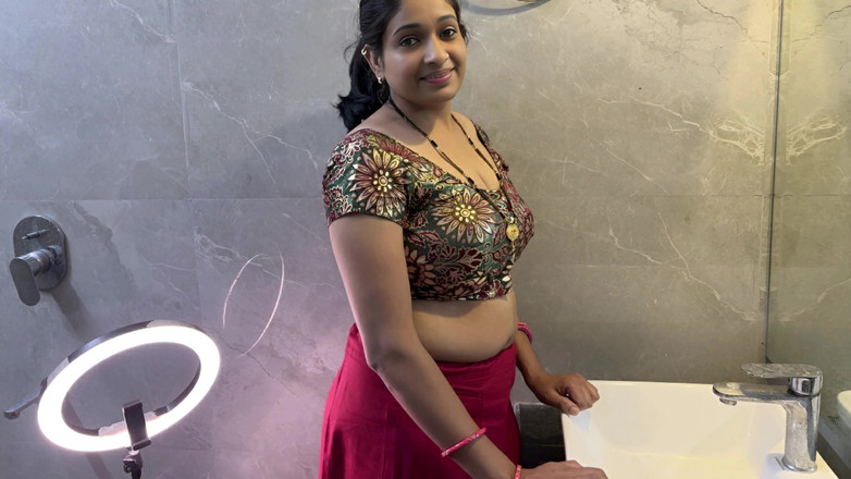 FantacyCouple: 継母が義理の息子と一緒にバスルームの洗面台でファック