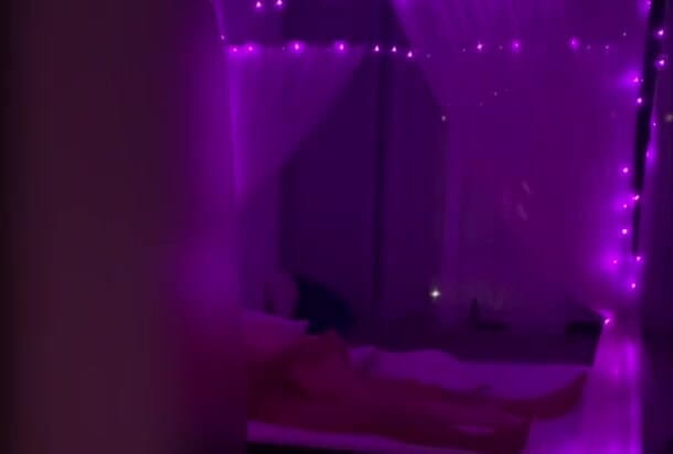 Curry: Cuckold, karısını gözetliyor