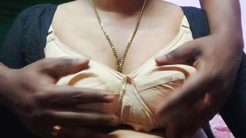 Desi Mohini: Il marito manda sua moglie al capo per ottenere la...