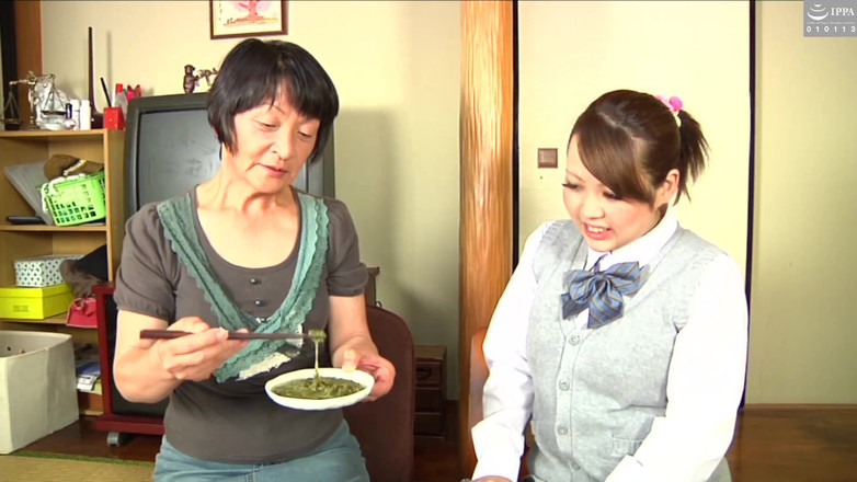 Raptor Inc: 一个成熟的宝贝和一个年轻女人之间的激烈女同性爱