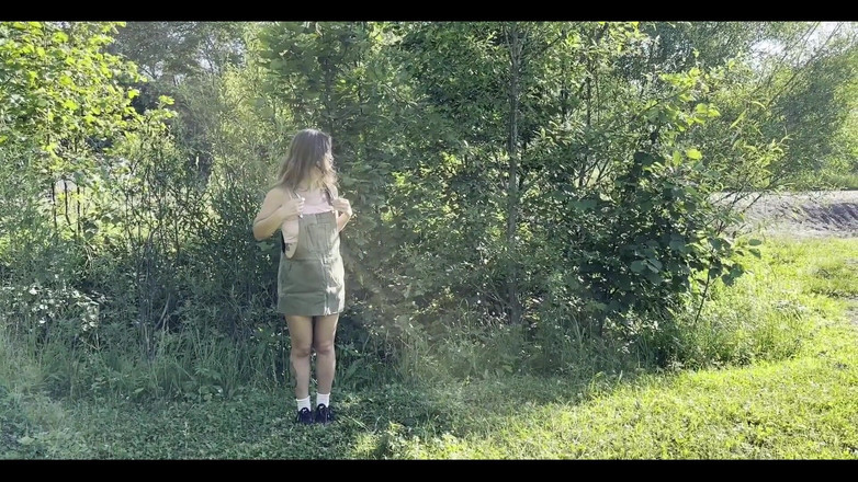 Juli Smith Meow: Outdoor Sexy Walk