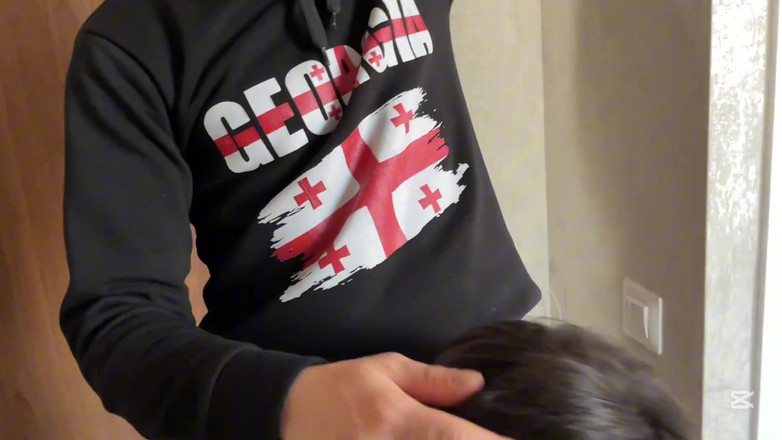 King CobraGeo: 今天我是你主要的丘比特，但没有弓箭