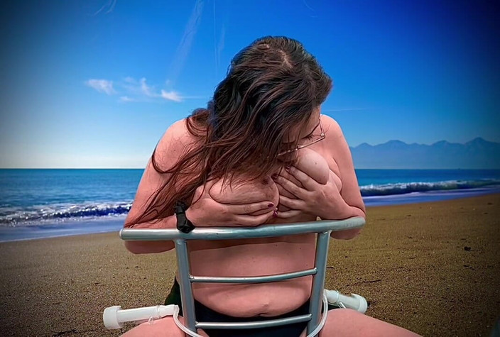 VeeVee Vixen: Hucow доїть мої цицьки