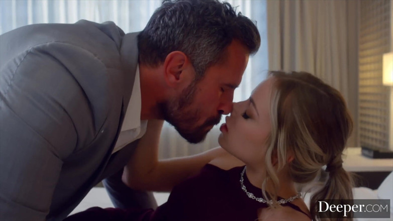 Deeper: Deeper. Bridesmaid Anna Claire Distracts the Jilted Groom