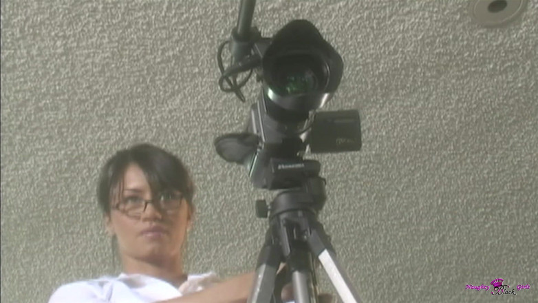 Naughty Black Girls: Dieser glückliche mf hat einen dampfenden dreier mit einigen extrem...