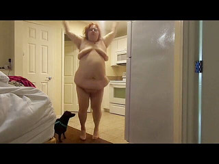 BBW nurse Vicki adventures with friends: SSBBW Krankenschwester Vicki dehnt in ihrem schlafzimmer