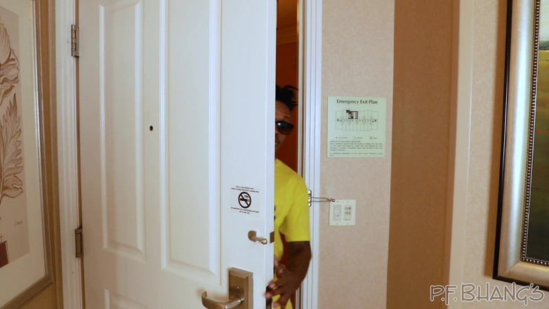 Melody Mynx: Vasca da bagno ospiti servizio asciugamano e consegna del cazzo