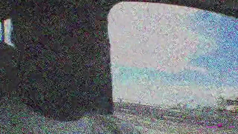 Naughty Black Girls: Cewek kulit putih ini cuma bisa dientot habis-habisan sama dua...